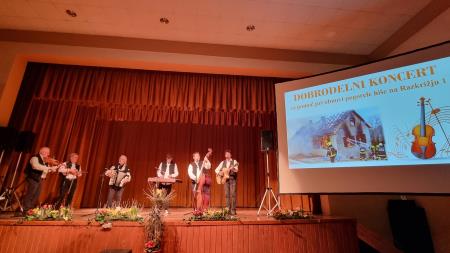 Dobrodelni koncert za pomoč pri obnovi pogorele hiše 35